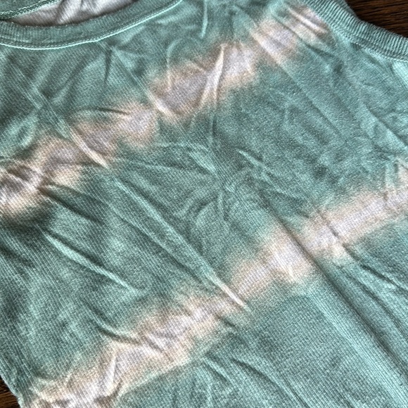 Ribbed midi dresses (2) - Picture 2 of 3